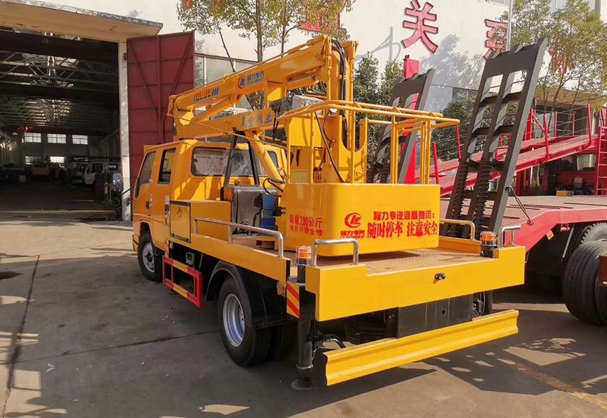 江鈴順達(dá)藍(lán)牌高空作業(yè)車后方位圖